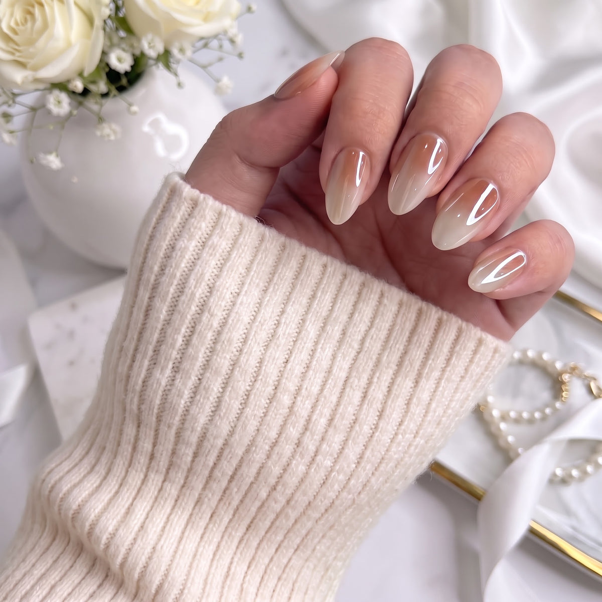 Chrome Shine Short Almond Nails with Application kit