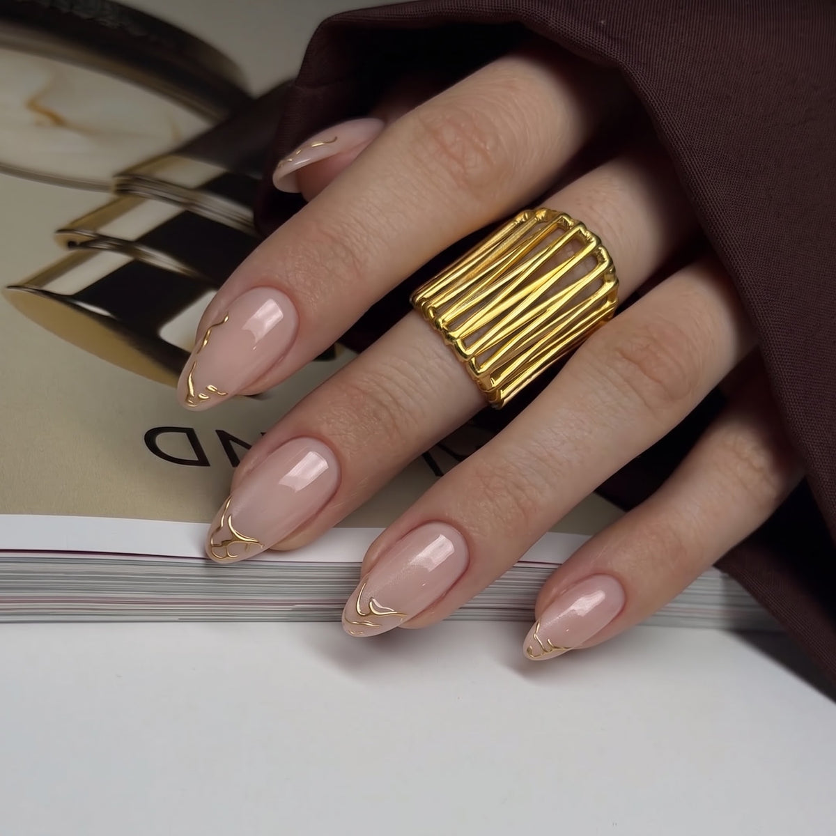Cateye Golden Chrome Long Almond nails with Application kit