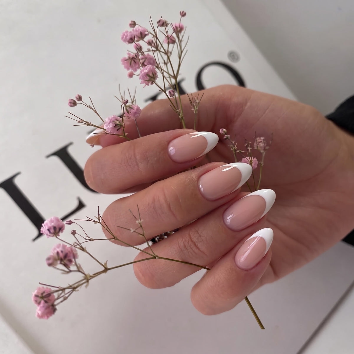 Apricot White-French Short Almond with Application kit