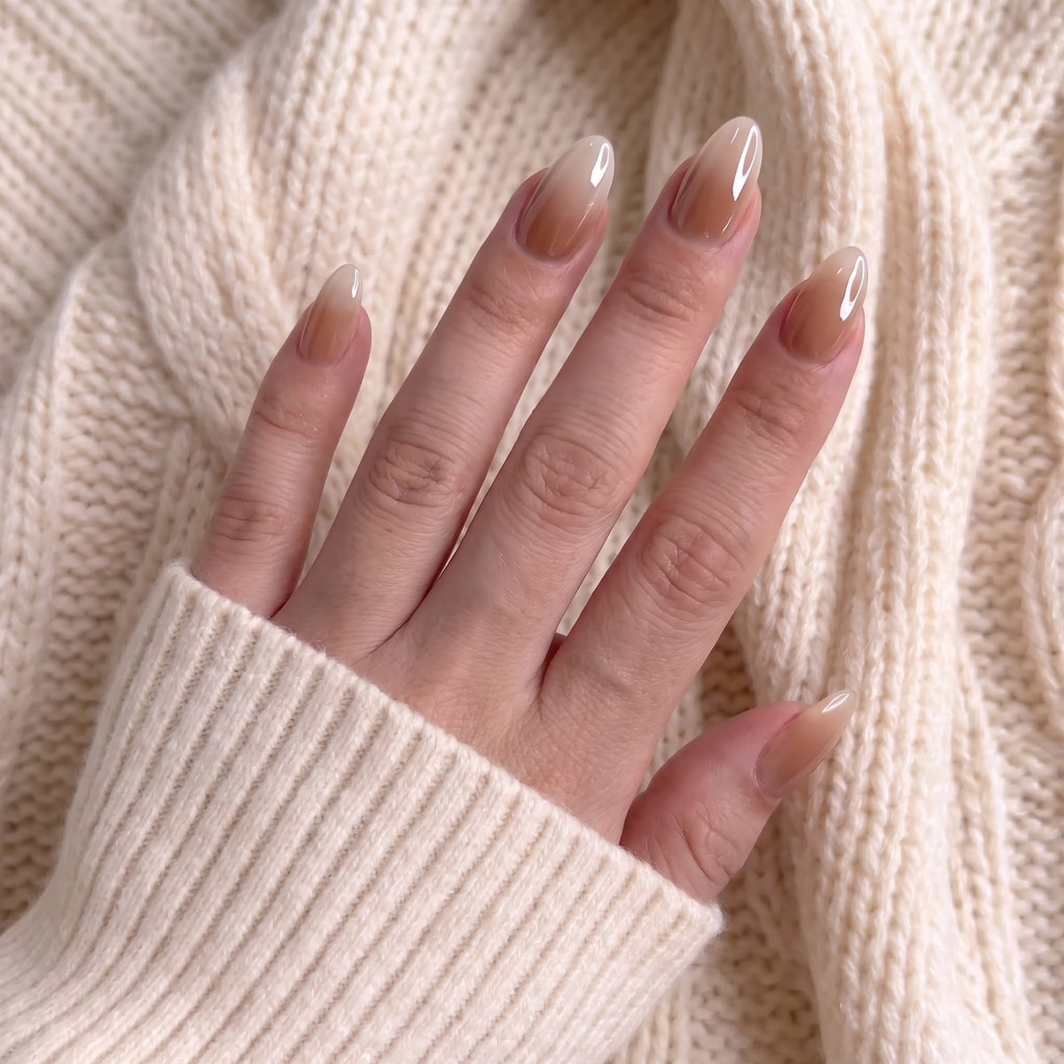 Chrome Shine Short Almond Nails with Application kit