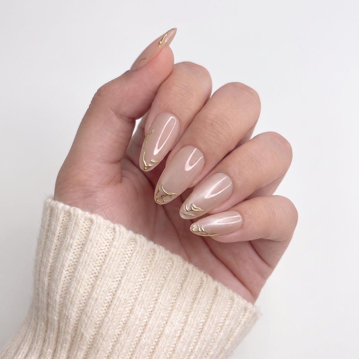 Cateye Golden Chrome Long Almond nails with Application kit